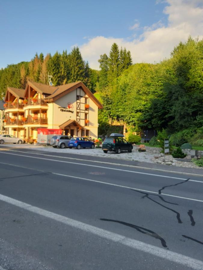 Pension Holiday Vrchlabí Exterior foto