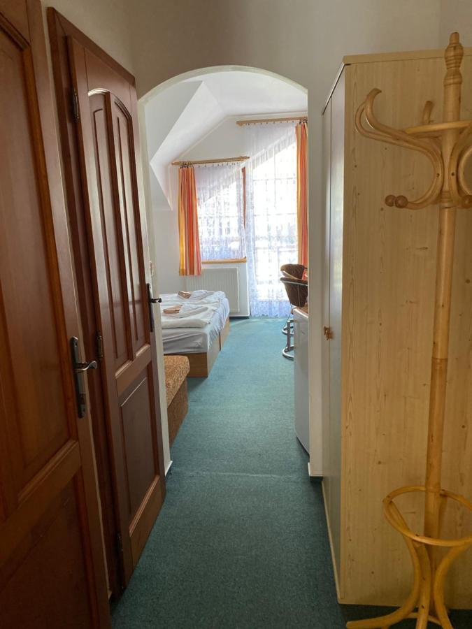 Pension Holiday Vrchlabí Exterior foto
