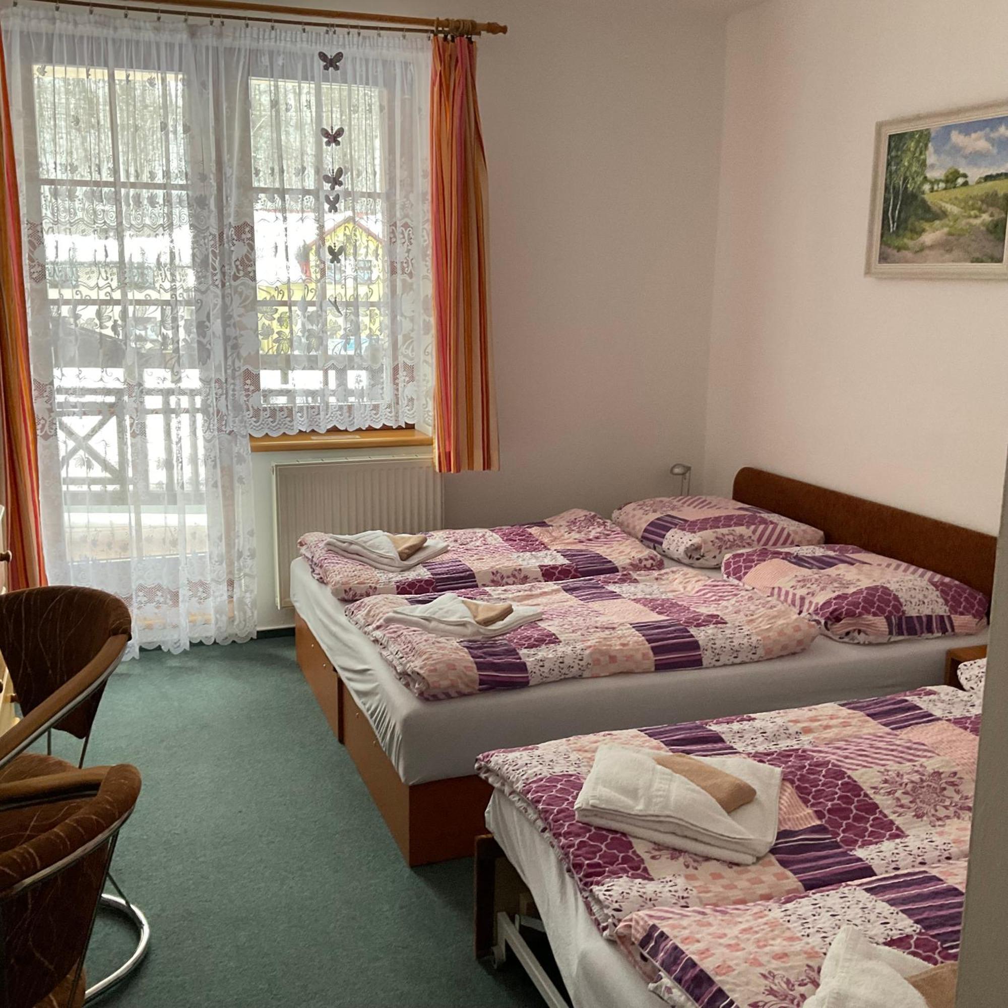 Pension Holiday Vrchlabí Exterior foto