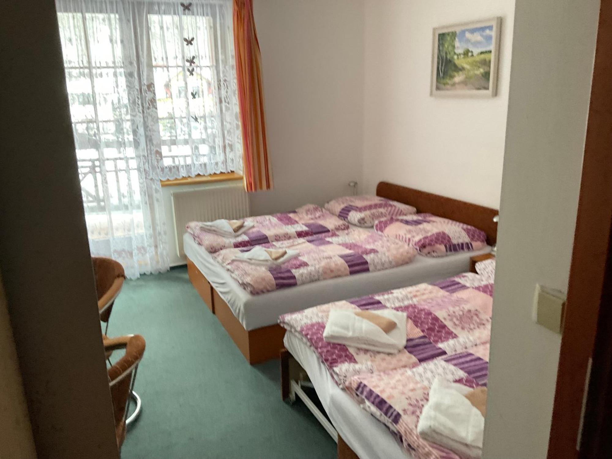 Pension Holiday Vrchlabí Exterior foto